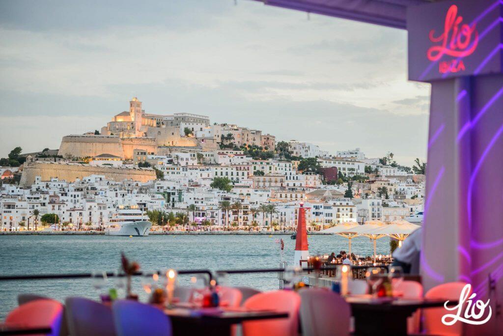 restaurant & cabaret bar in Ibiza summer 2020
