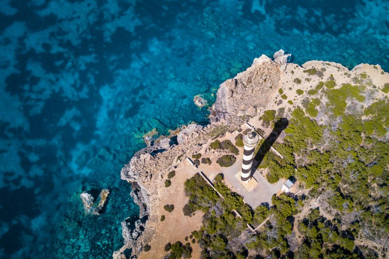 Exklusive Häuser und Villen zum Verkauf in Strandnähe im Norden von Ibiza