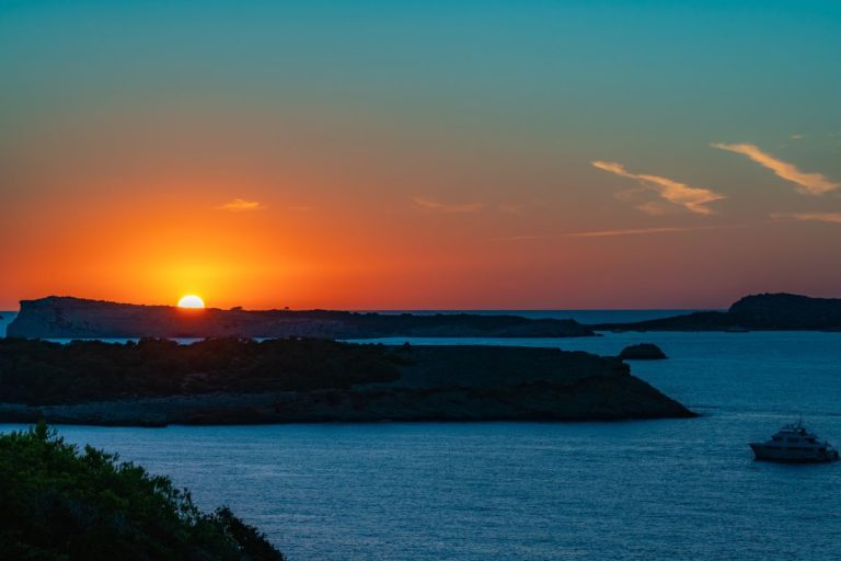 Herbst auf Ibiza: Ruhige Villen für längere Aufenthalte und Remote-Arbeit